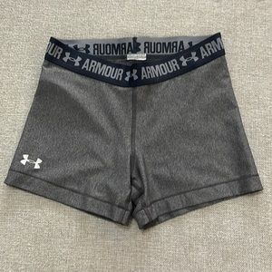 UNDER ARMOUR Athletic shorts